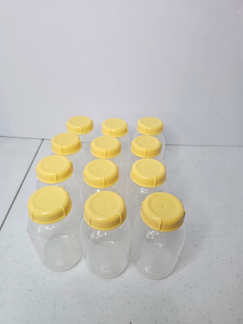 Medela 5oz storage bottles bundle